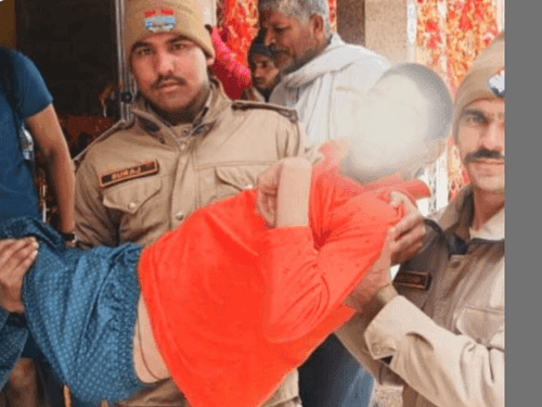 Home guard soldiers on duty in Yamunotri Dham gave an introduction to humanity