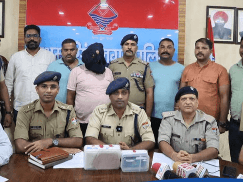 Smuggler arrested with 537 grams of smack