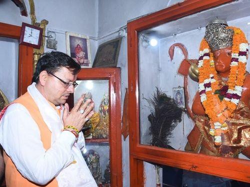 Nominated CM Dhami offered prayers at the ancient Shri Hanuman Mandir