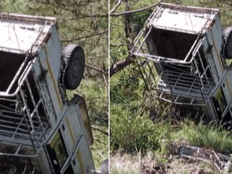 Utility overturned in ditch near Rajgarhi in Uttarkashi Barkot area