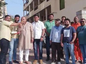 Congress leaders celebrated when Dhami became the Chief Minister