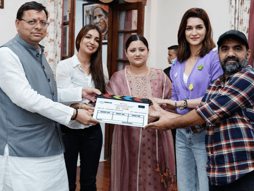 Famous film actress Kriti Sanon along with the team met CM Dhami