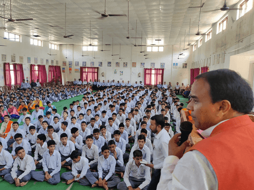 शिक्षा मंत्री डाॅ0 धन सिंह रावत ने संस्कृत छात्र प्रतियोगिता के कार्यक्रम में किया प्रतिभाग