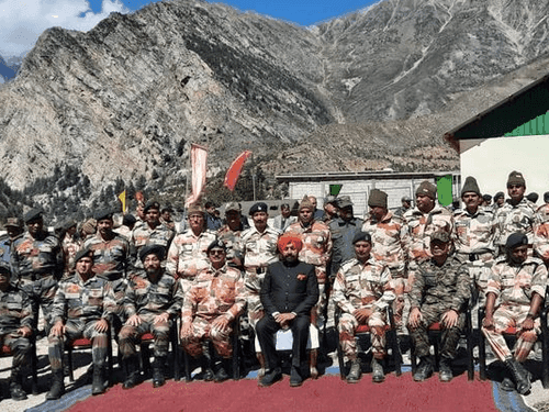 Governor Gurmit Singh met ITBP, Army and BRO soldiers in Malari