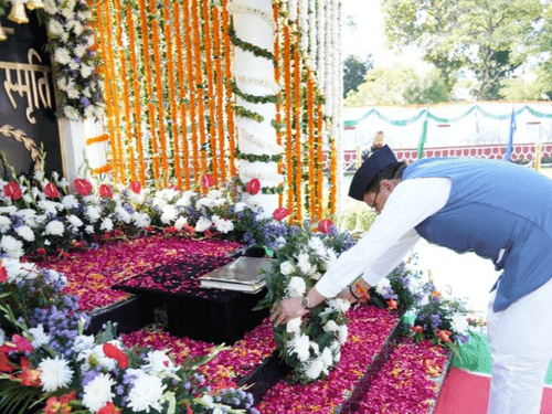 CM Dhami paid tribute to the martyrs of police and paramilitary forces