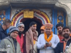 Kumar Vishwas visited Badri-Kedar