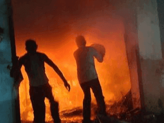 Gas cylinder caught fire, four people burnt