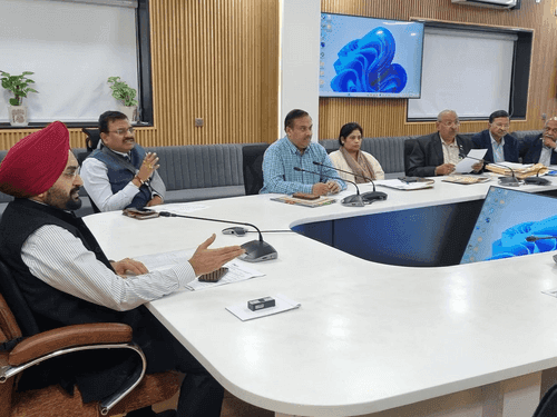 Chief Secretary held a meeting with the delegation of Industrial Association of Uttarakhand