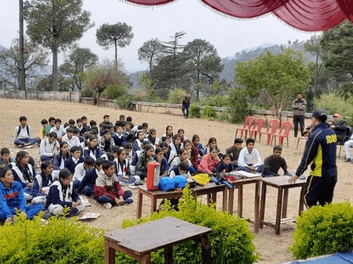 SDRF team conducted practice for students in Government Inter College, Uttarkashi