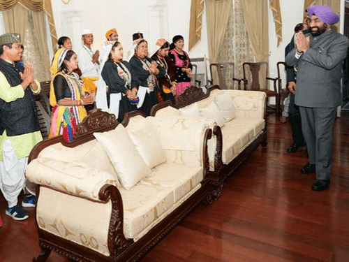 People of Tharu, Buxa, Jaunsari and Bhotia tribal communities of Uttarakhand met the Governor