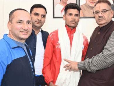 Cabinet Minister honored Pauri's athlete Ankit