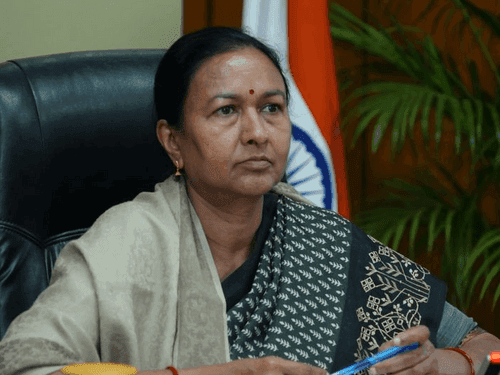Additional Chief Secretary Mrs. Radha Raturi gave necessary instructions to the officers