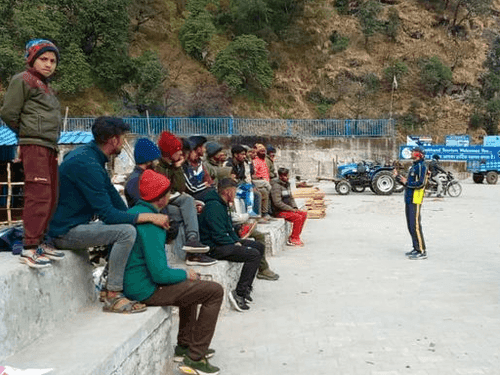 Information given by SDRF to the local people in Sonprayag regarding disaster management