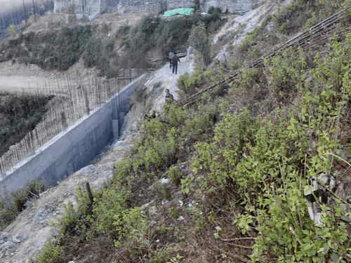 Cabinet Minister Satpal Maharaj conducted on-site inspection of the asphalting work of Chowbattakhal Motorway