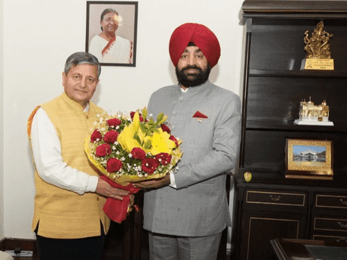 Veer Chandra Singh Garhwali, Vice Chancellor of Uttarakhand Horticulture and Forestry University met the Governor