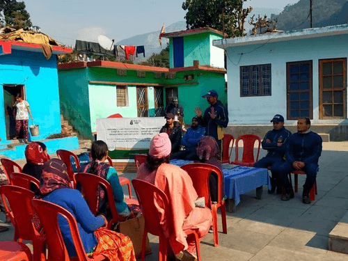 SDRF gave information about disaster management to the villagers present in Gram Sabha Haat