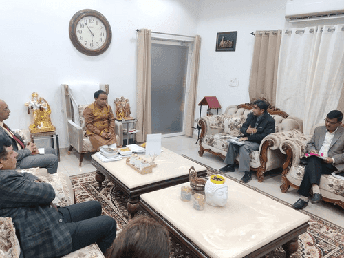 Education Minister Dr. Dhan Singh Rawat held a meeting with officials of the School Education Department