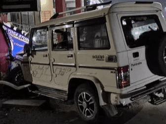 Drunk Bolero driver hits several vehicles, case registered