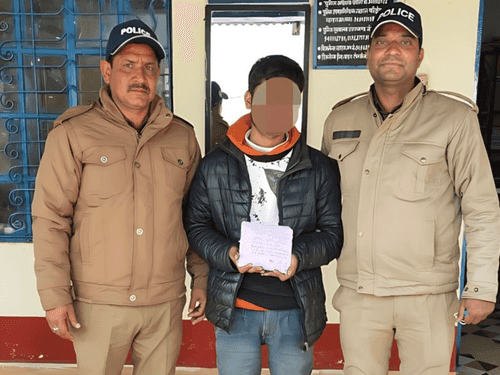 Smuggler arrested while transporting 155 grams of illegal hashish