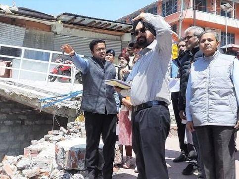 Chief Secretary Dr. S. S. Sandhu did an aerial inspection of Hemkunt Sahib and Ghangharia yesterday