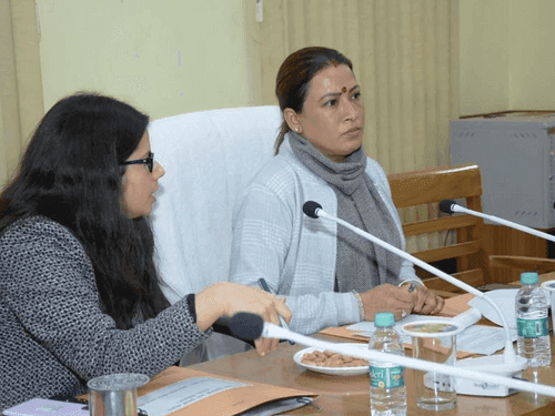 Cabinet Minister Rekha Arya took district level meeting of ‘Mukhyamantri Gram Sampark Yojana’ in Haldwani