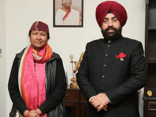 Chief Secretary Smt. Radha Raturi paid courtesy visit to Governor Gurmit Singh