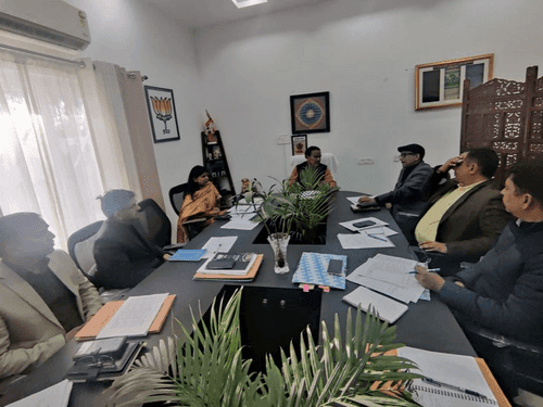 Education Minister Dr. Dhan Singh Rawat held a meeting with senior officials of the Education Department