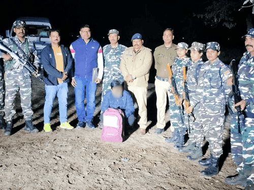 Smuggler arrested with 1.9 kg illegal hashish and 1.3 kg illegal opium