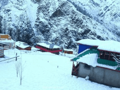 Uttarakhand mountains covered in snow