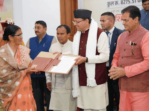 CM Dhami inaugurated and laid the foundation stone of 122 schemes through digital medium