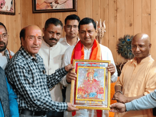 Anil Baluni reached Siddhabali temple and worshiped, interacted with public