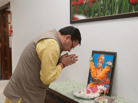 CM Dhami paid tribute to Swami Vivekananda