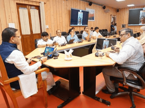 CM Dhami took information about the situation at various places after heavy rains