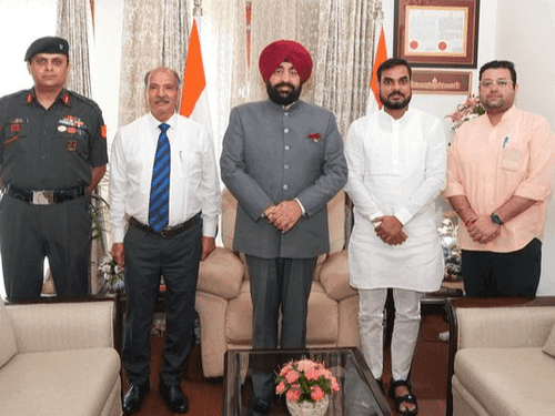 The founder of Shaheed Samrasta Mission met the Governor