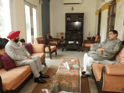 Governor Gurmit Singh met the Union Road Transport Minister in New Delhi