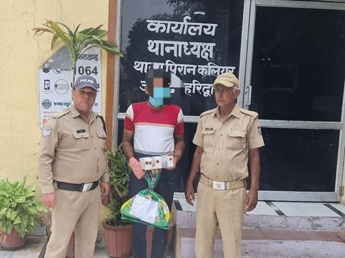 Haridwar Police caught a drug smuggler with 100 narcotic injections