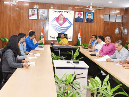 CS Mrs. Radha Raturi gave instructions to the officers in the Secretariat