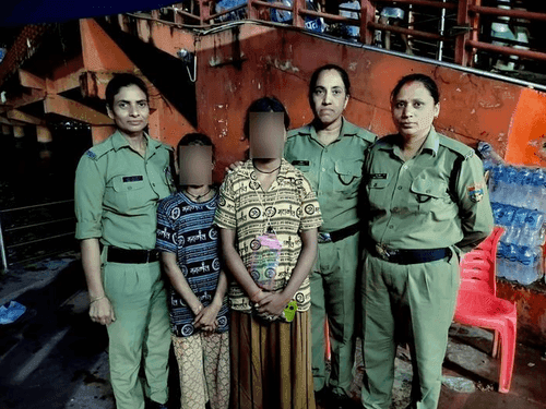 Uttarakhand Police handed over the lost girls to their families