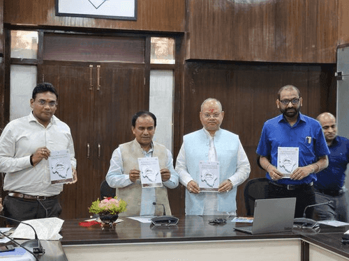 Health Minister Dr. Dhan Singh Rawat held a meeting on dengue control