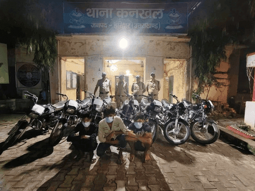 03 vicious vehicle thieves of international gang arrested by police