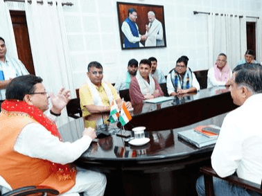 Officials of Uttarakhand Tirtha Purohit Mahapanchayat met CM Dhami