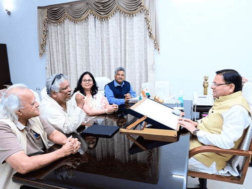 Filmmaker Sudipto Sen met CM Dhami