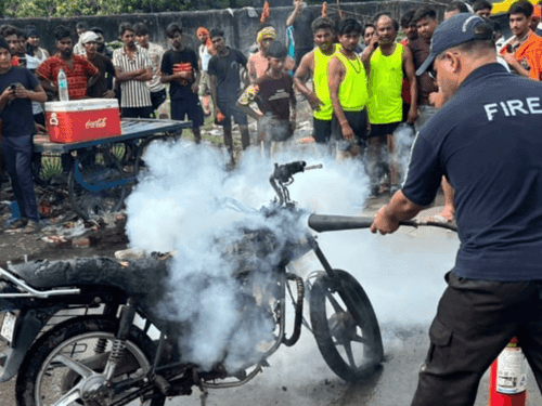 The Fire Service Unit brought the fire under control in Kanwadia's bike