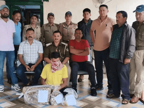 Wildlife smuggler arrested with 02 leopard skins