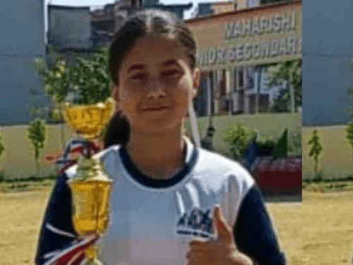 Riya Khatri of Pauri Garhwal got selected in the football team