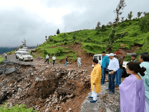 Cabinet Minister Dr. Dhan Singh Rawat inspected the disaster affected areas