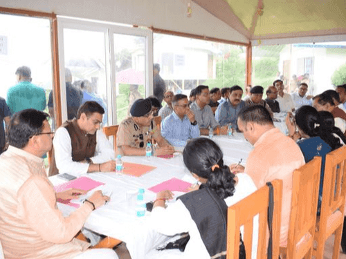 CM Dhami reviewed the ongoing preparations for rescue operations