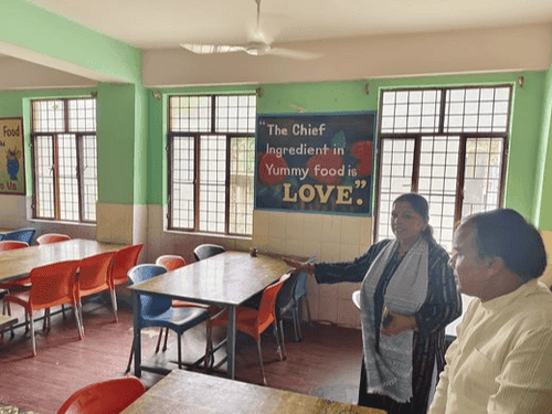 Cabinet Minister Dr. Rawat inspected Kasturba Gandhi Residential Girls School