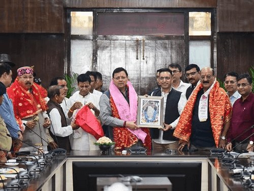 CM Dhami held a meeting with the pilgrim priests who came from the four Dhams