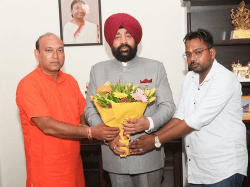 Member of State Safai Karamchari Commission met Governor Gurmit Singh